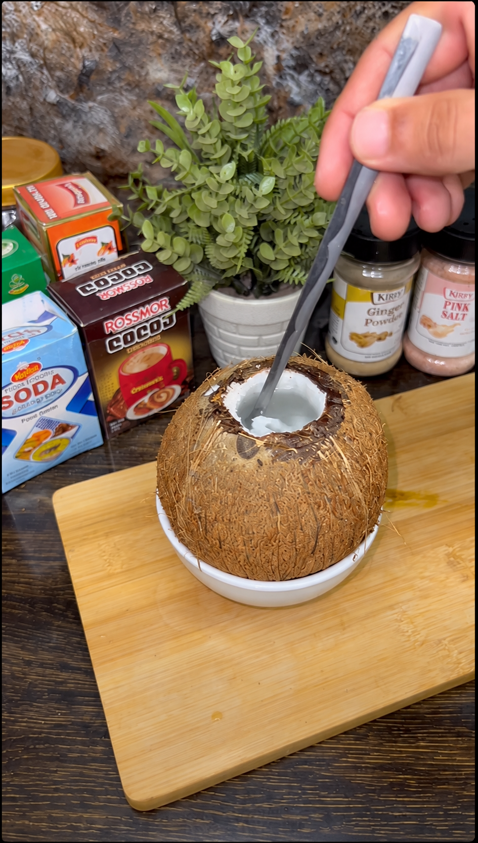 agua-de-coco-con-limon-bebida-refrescante